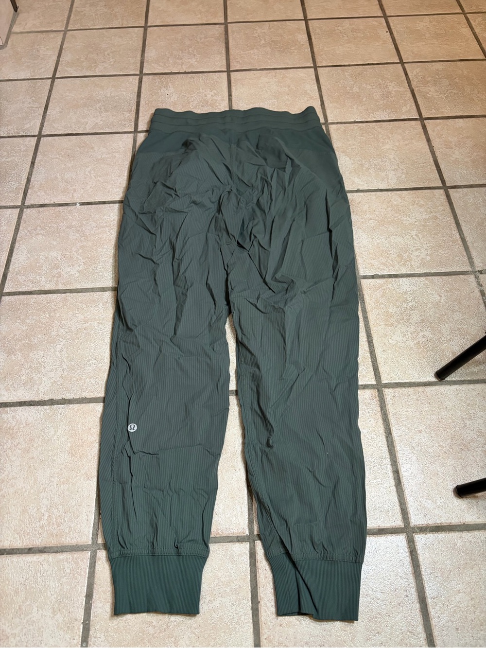 Lululemon Dance Studio Mid-Rise Jogger 29” Full Length (Dark Forest) Size 6 - Picture 10 of 10